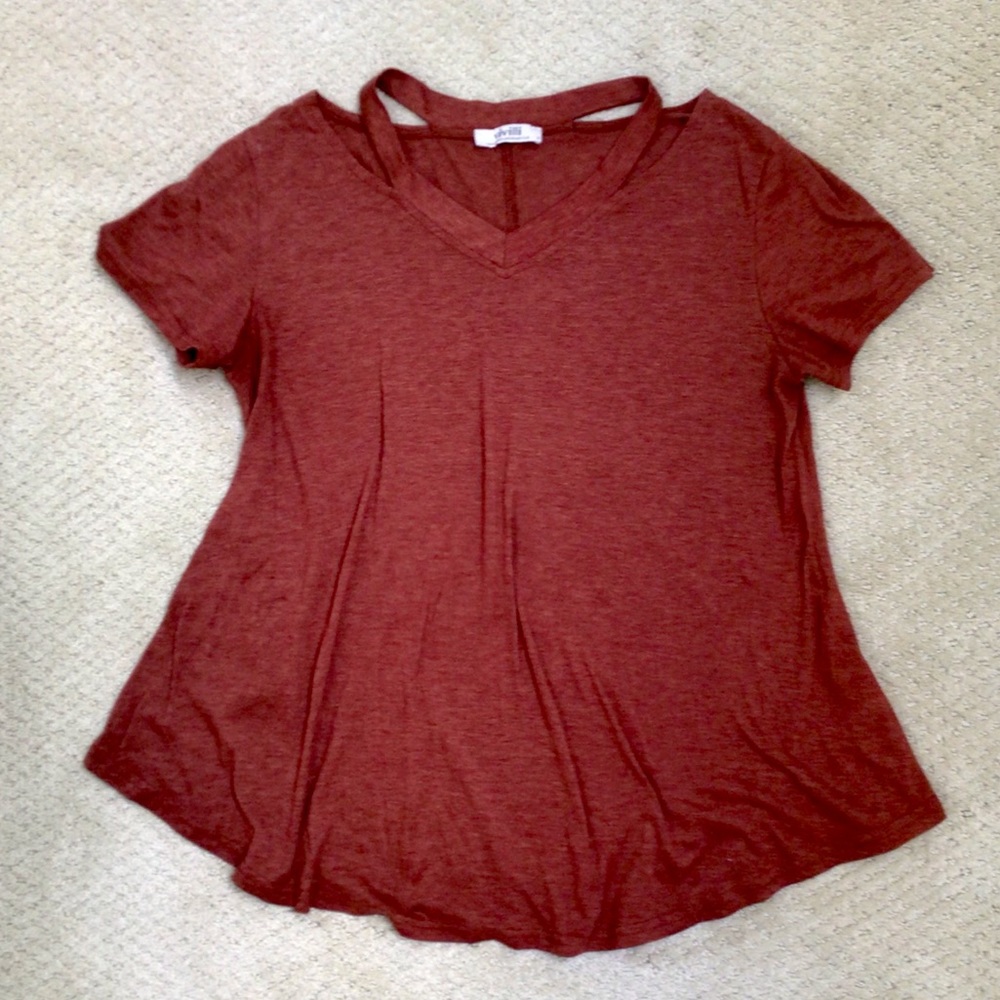 Vivilli Cutout Flowy Rounded Hem Top Women’s Medium